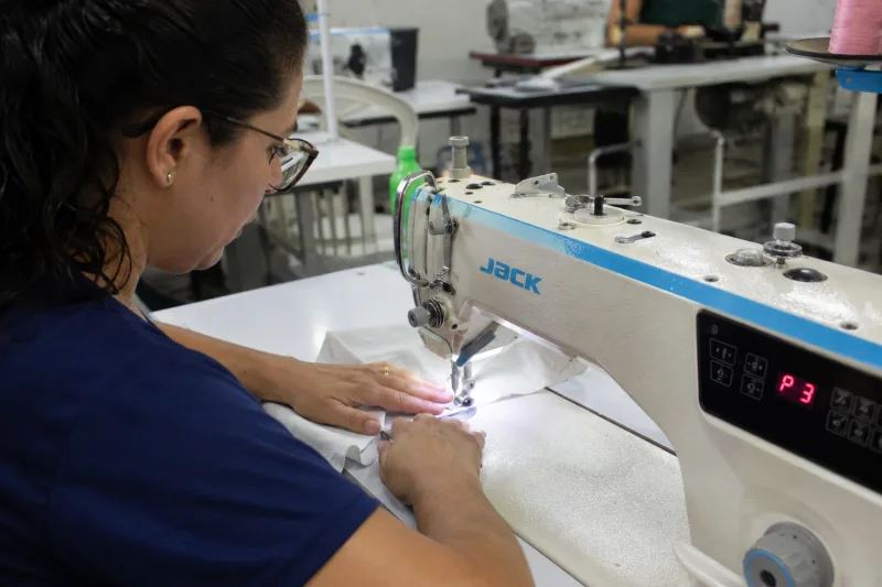 Cocal do Sul tem inscrições abertas para curso gratuito de Costura Básica Industrial