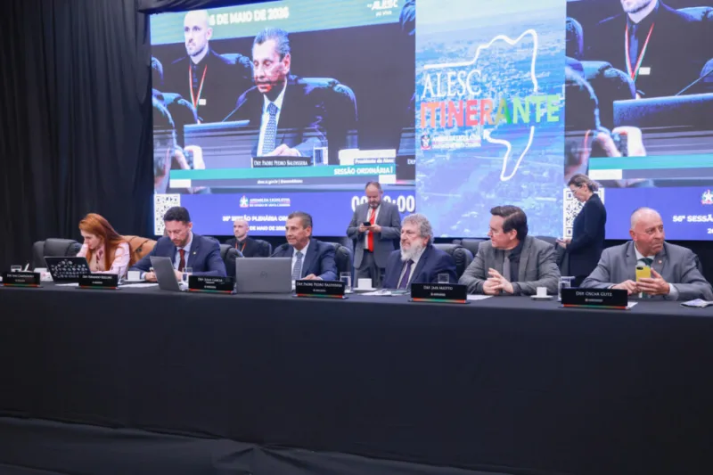 ARARANGUÁ: Plenário aprova 18 projetos de lei na sessão itinerante