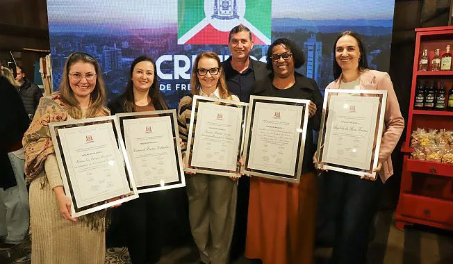 Câmara de Criciúma homenageia escolas e estudantes por conquistas internacionais em olimpíada de matemática