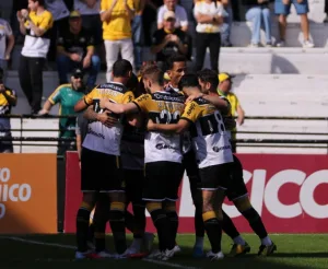 Criciúma recebe o Ceará no Majestoso