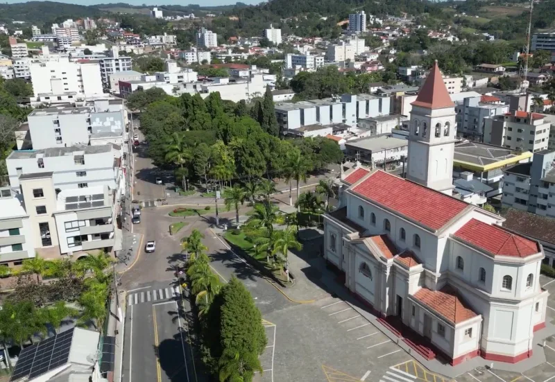 Prefeitura e Unesc promovem ação no Bairro São Pedro de atualização cadastral e esclarecimentos sobre o IPTU