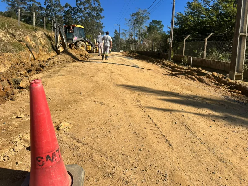 Mais de 1,6 quilômetro de pavimentação avança na Linha Tigre, em Cocal do Sul