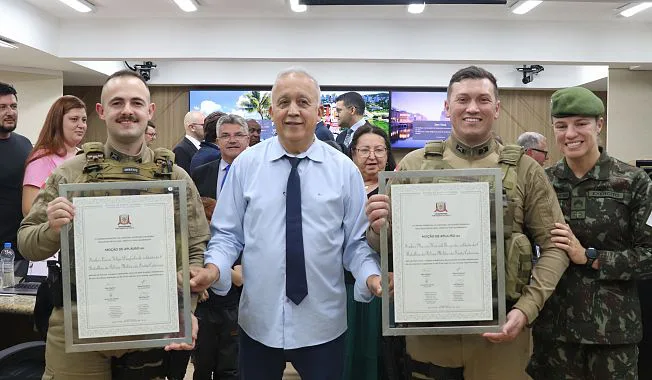 Câmara de Criciúma homenageia policiais militares por atuação em resgate