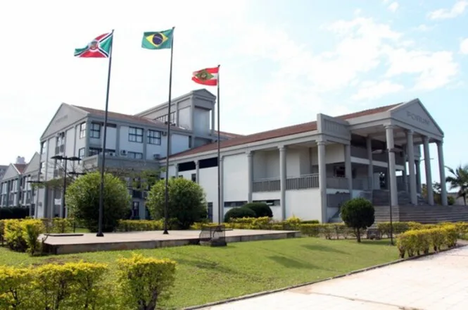 Homem é condenado a mais de 26 anos de prisão por feminicídio da tia em Criciúma
