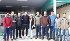 Comissão de Educação da Câmara de Criciúma visita EEB João Frassetto e debate demandas da reforma