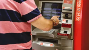 Retiradas da poupança superam depósitos em R$ 7,15 bilhões em julho