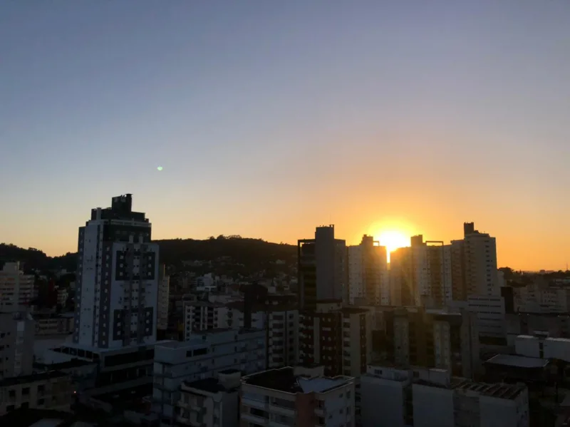 De 2°C a 30°C: semana no Sul de SC terá frio, chuva intensa e calor no fim de semana