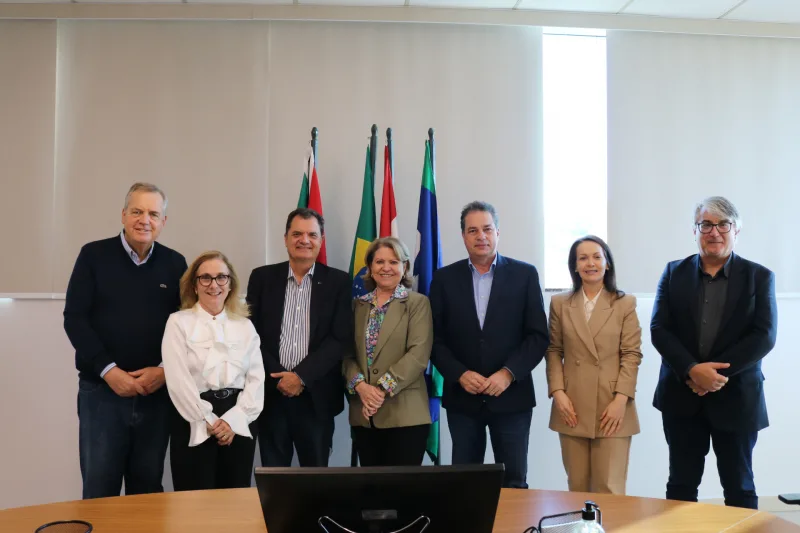 Acic recebe deputado italiano e debate oportunidades de cooperação com a Itália