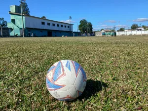 Criciúma prepara campeonato de futebol para atletas acima dos 50 anos