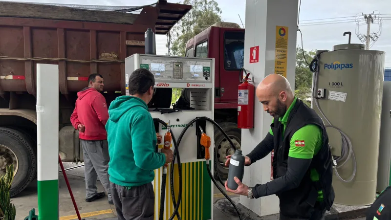 Procon fiscaliza a qualidade dos combustíveis em postos de Urussanga
