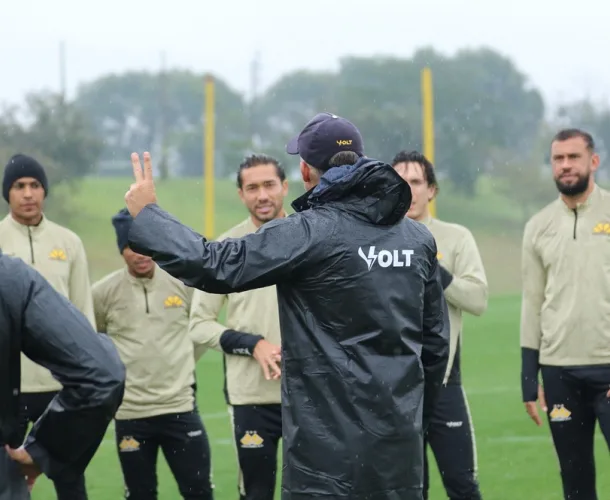 Criciúma Inicia Preparação Tática Focado no Duelo Contra o Goiás