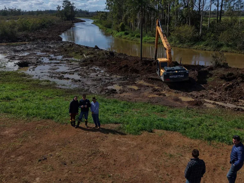 Força-tarefa une municípios na limpeza dos rios para prevenir alagamentos