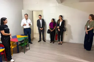 Casa de Acolhimento para mulheres vítimas de violência recebe visita de autoridades da rede de proteção de Criciúma