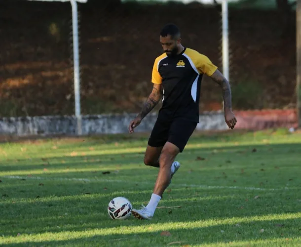 Criciúma e Botafogo-SP duelam no estádio Santa Cruz