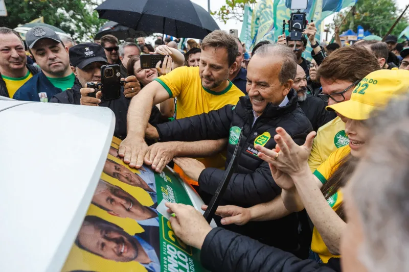 Chapa de Jorginho Mello e Adriano Silva realiza grande mobilização em Santa Catarina