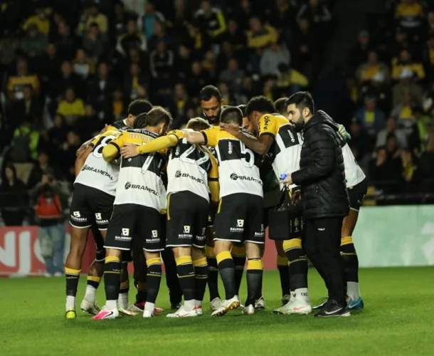Criciúma amarga derrota no HH