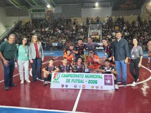 Galo Cinza vence por 8 x 7 o Barsemlona na abertura do Futsal de Urussanga