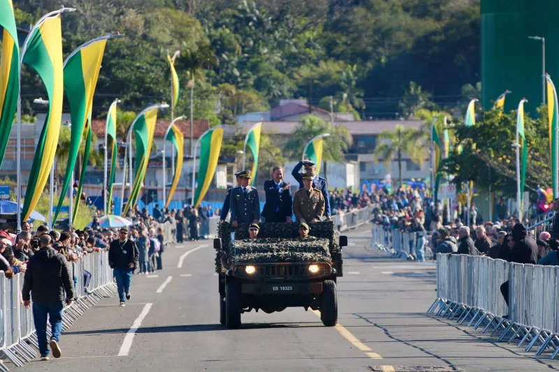 Desfile de 7 de Setembro reúne cerca de 23 mil pessoas em Criciúma