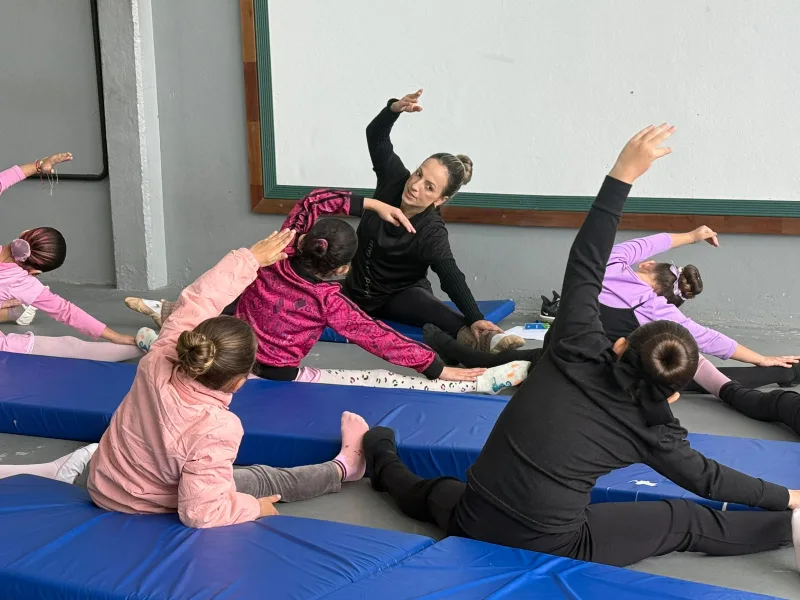 Aulas de balé e jiu-jitsu movimentam rotina das crianças em Maracajá