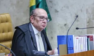 STF: Gilmar Mendes sugere adiar sessão sobre conduta de Moraes