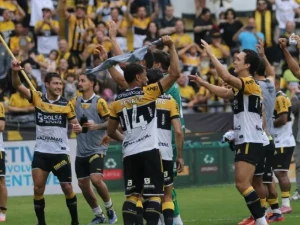 Tigre goleia o Avaí no HH na estreia de Umberto Louzer