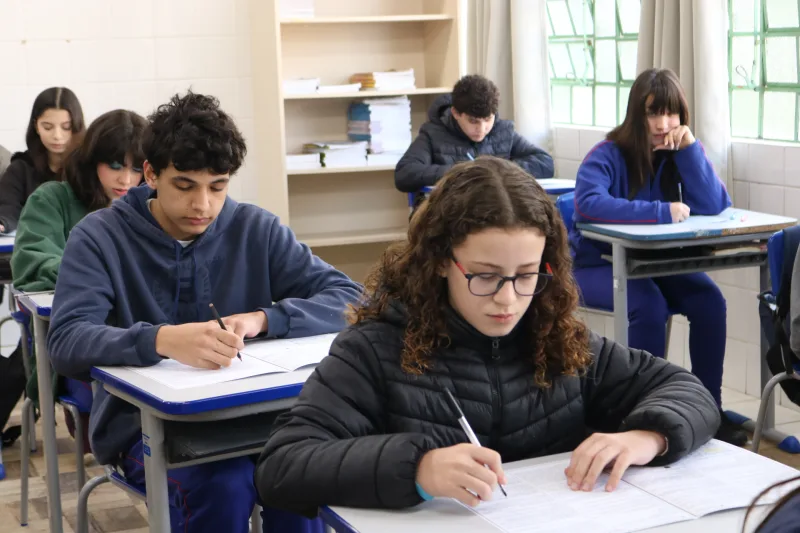 Prêmio Acic de Língua Portuguesa avança para etapa decisiva da terceira ediç