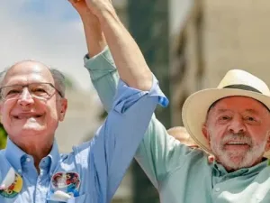 Lula é reeleito presidente do Brasil em virada histórica